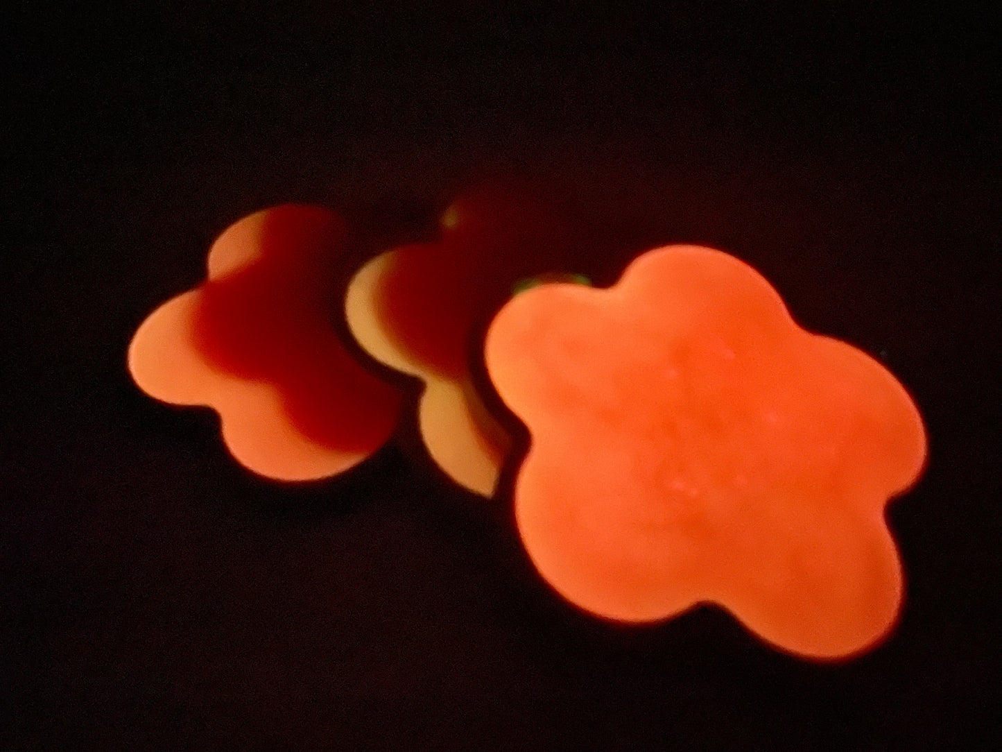 Flower-Shaped Wooden Coasters with Glow-in-the-Dark Pink Resin (Set of 5)