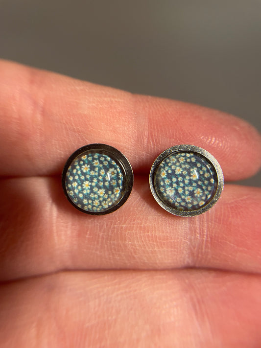 Mini Daisy Glass Cabochon Stud Earrings – Stainless Steel