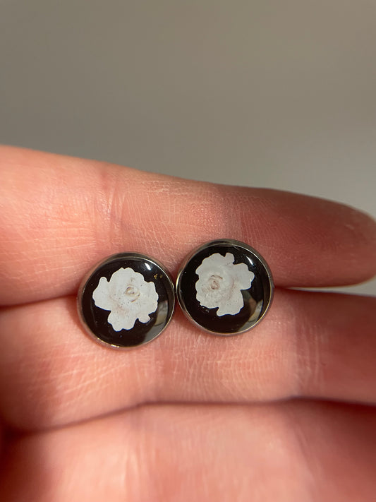 Black & White Floral Stud Earrings-Stainless Steel