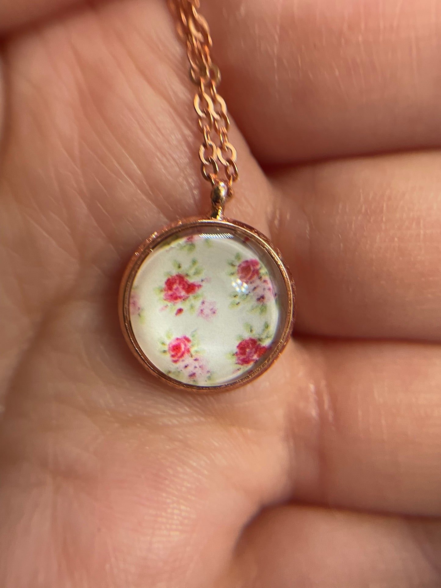 Roses in Small Cabochon Necklace - 21''Nickel Free