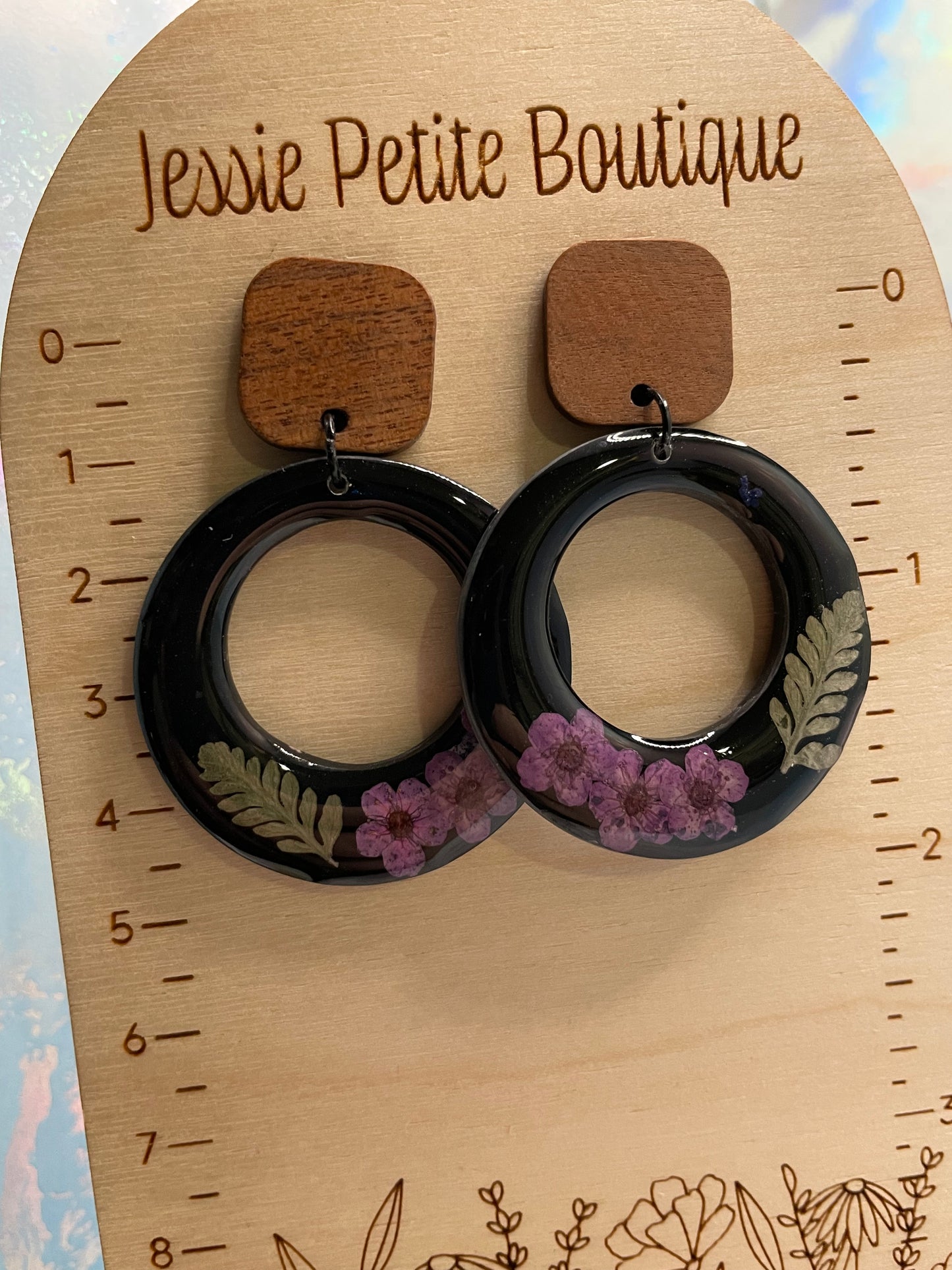 Boucles d'oreilles fleur violette et verdure