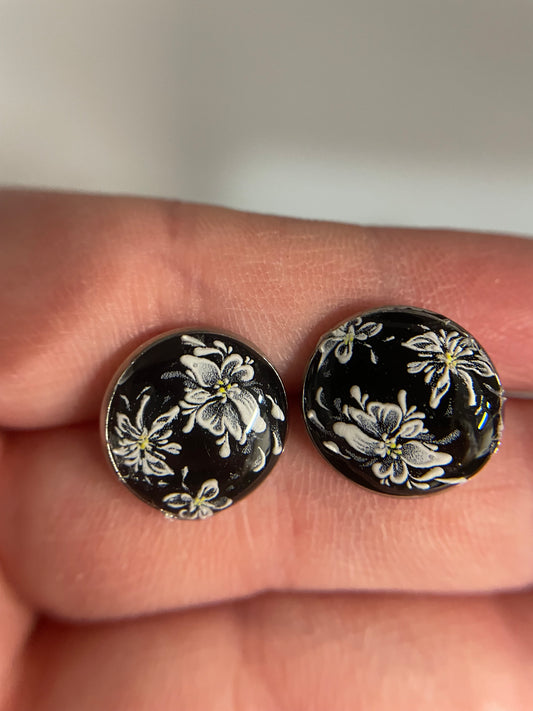 Black Floral Stud Earrings-Stainless Steel