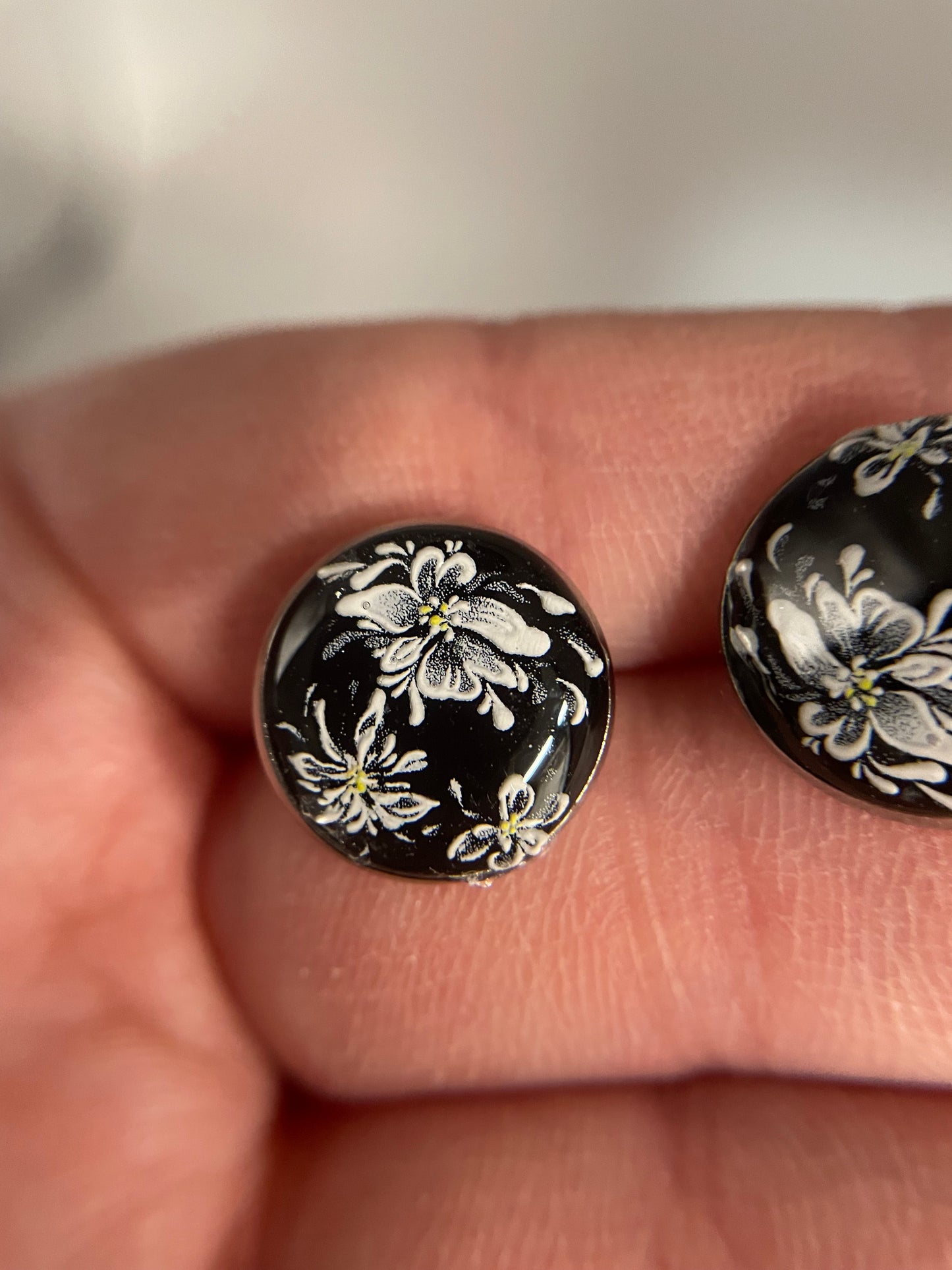 Black Floral Stud Earrings-Stainless Steel