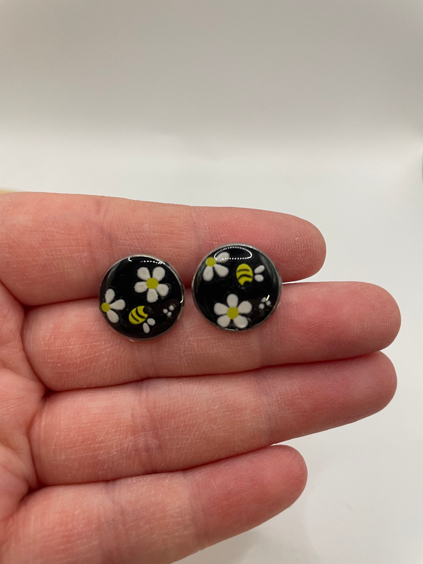 Bee & Daisy Stud Earrings-Stainless Steel