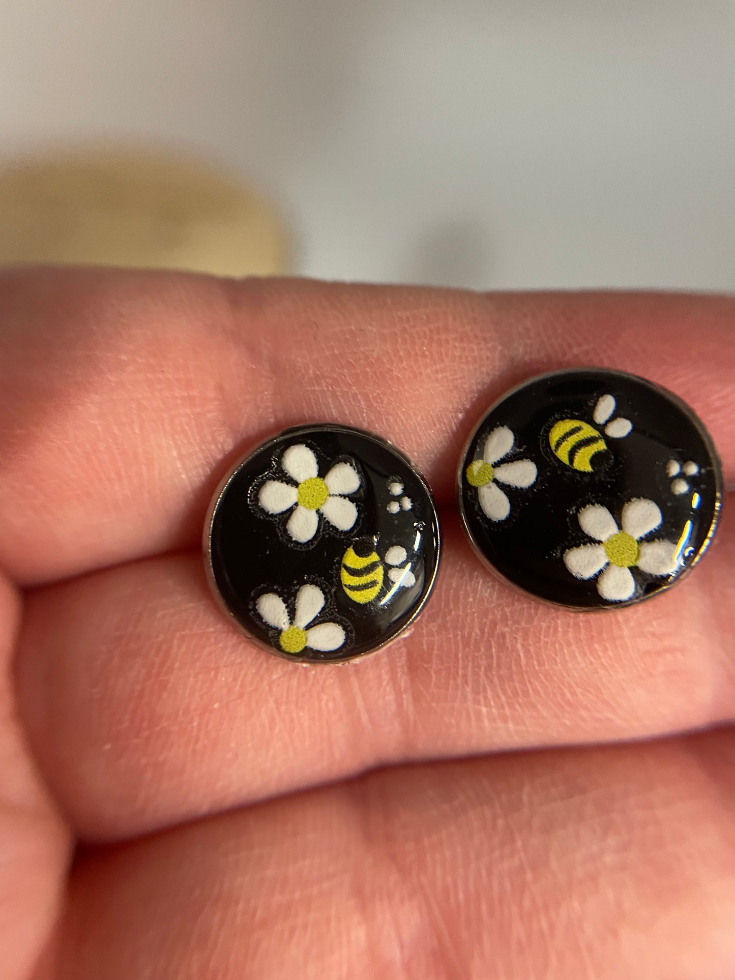 Bee & Daisy Stud Earrings-Stainless Steel