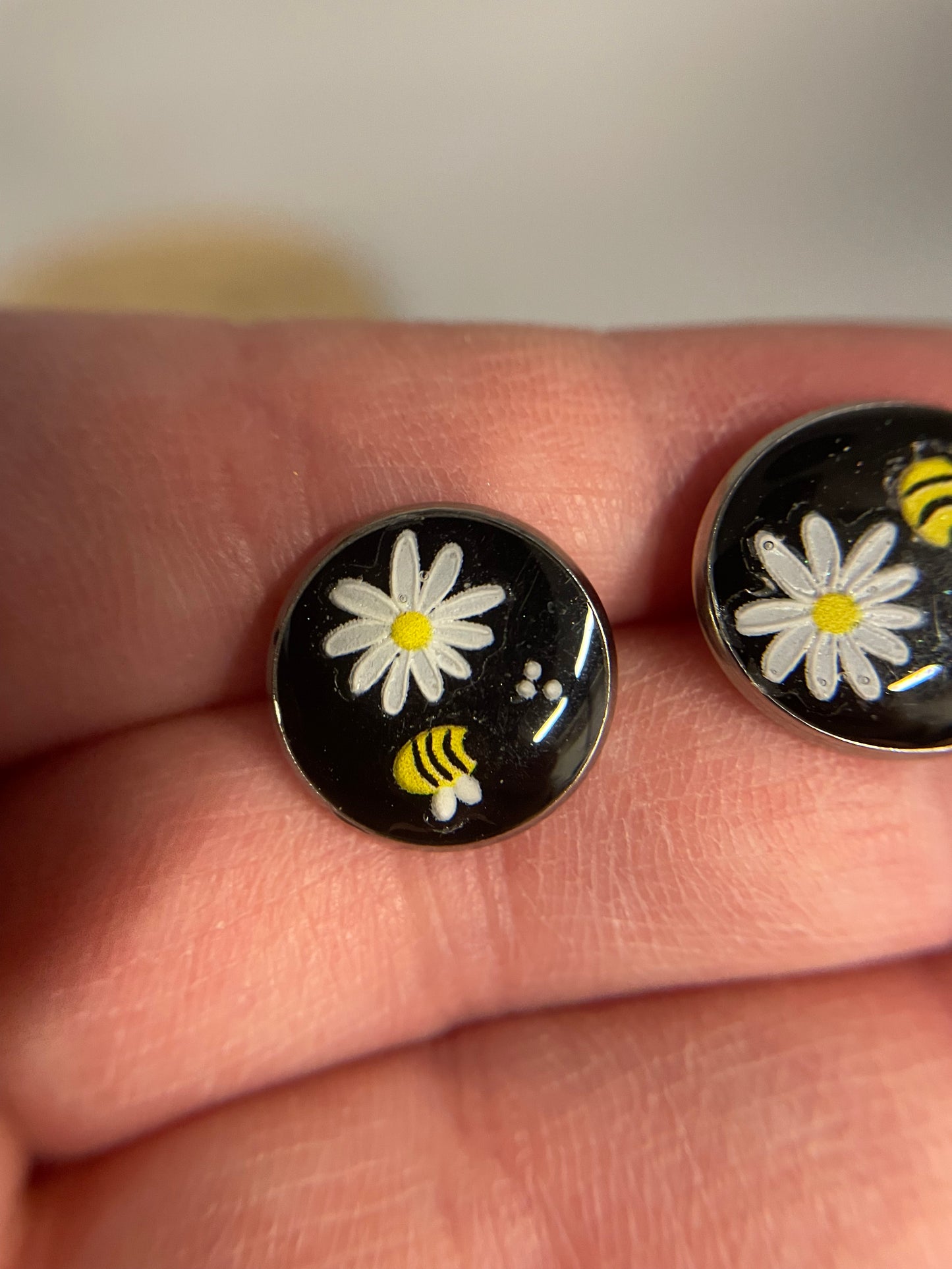 Bee & Daisy Stud Earrings-Stainless Steel