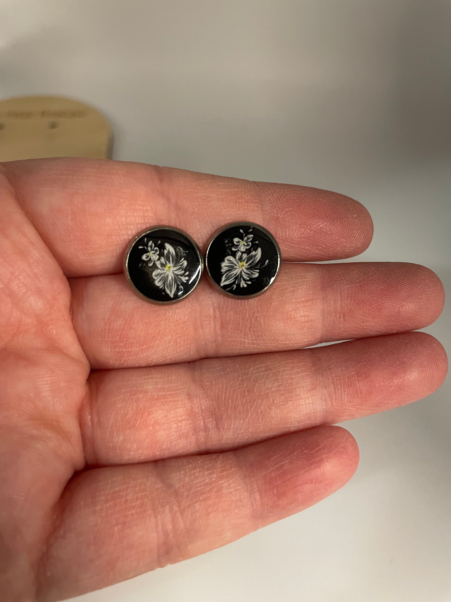 Black Floral Stud Earrings-Stainless Steel