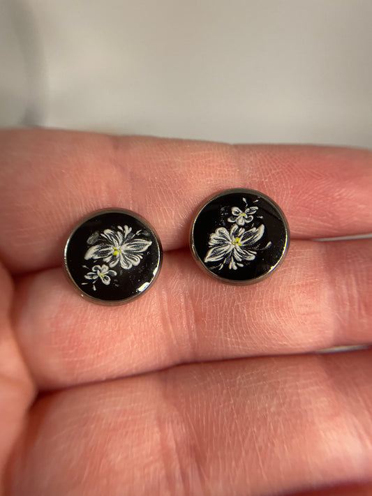 Black Floral Stud Earrings-Stainless Steel