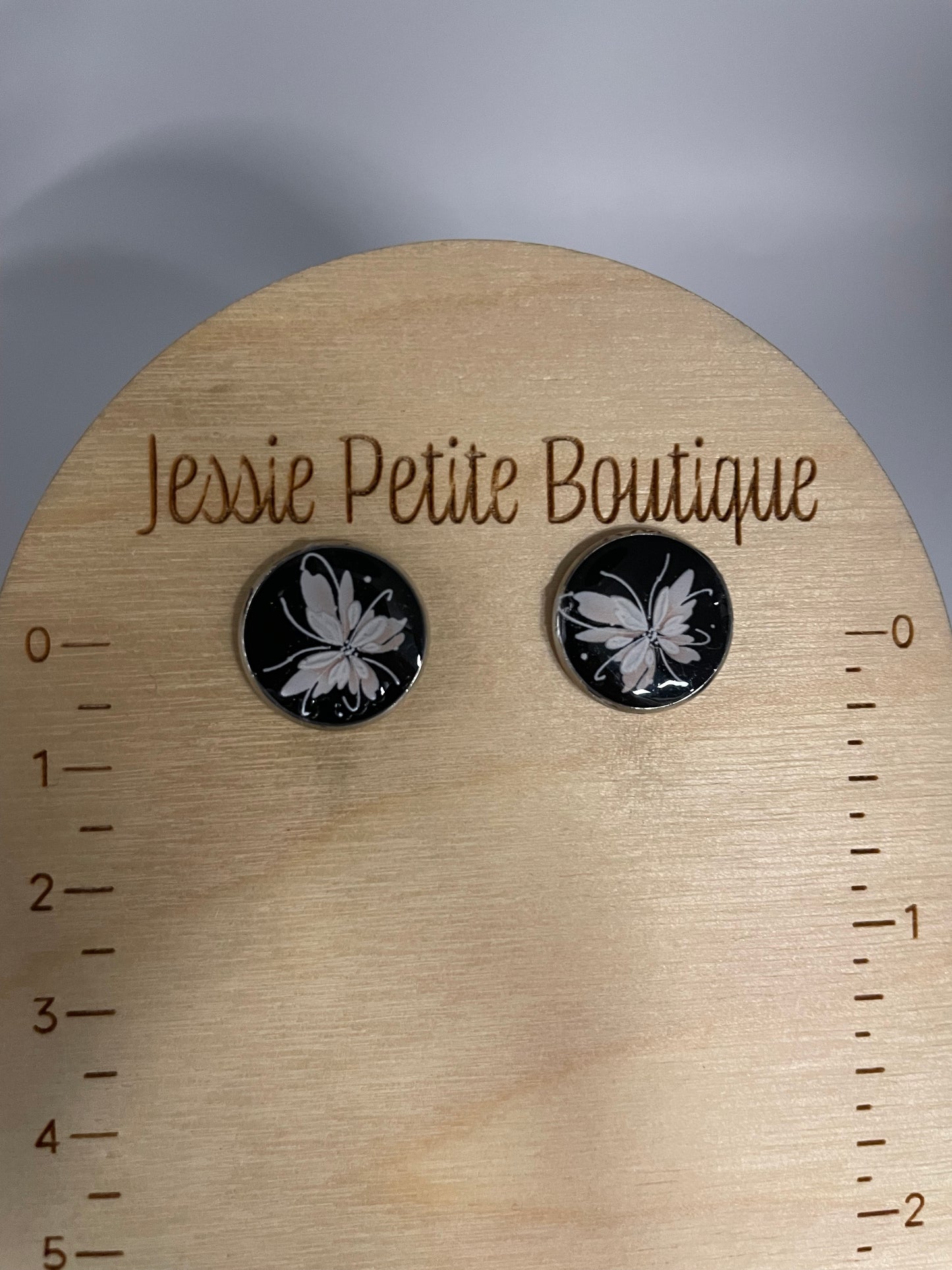 White Flower on Black Stud Earrings-Stainless Steel