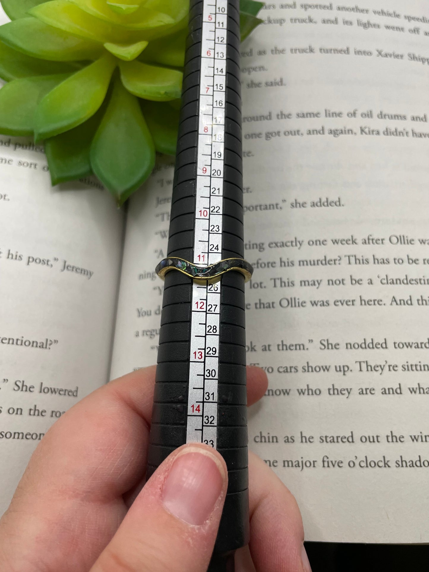 Gold Wave Shell Band Ring-Size 11US