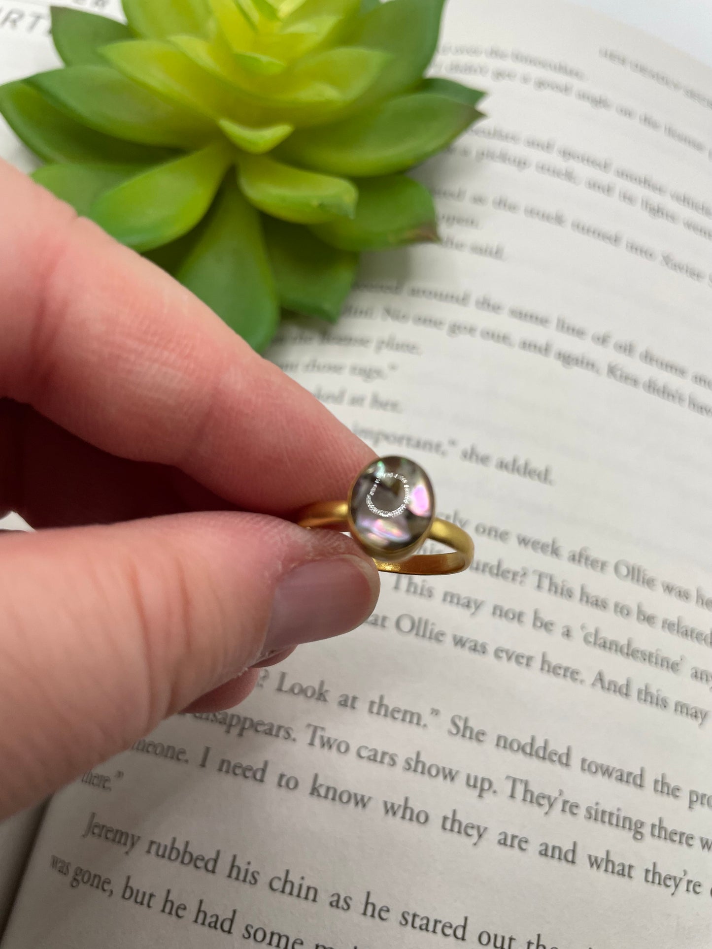 Oval Shell Gold Ring- Size 8US