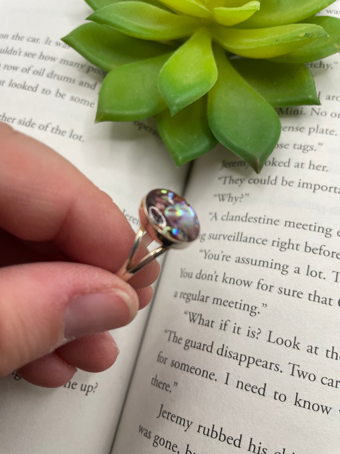 Oval Pink Shell Split Band Ring-Size 8US