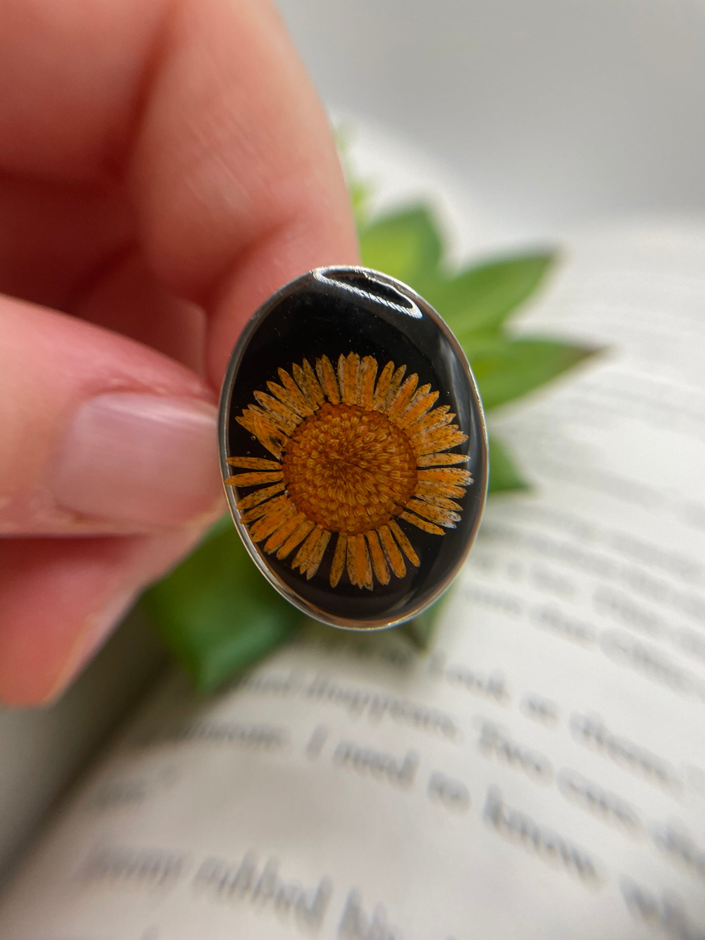 Pressed Flower Oval Adjustable Ring – Stainless Steel