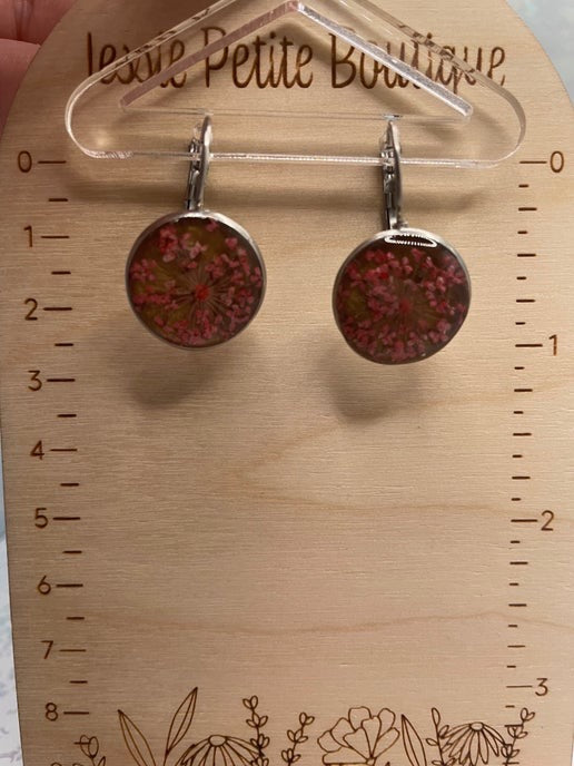 Boucle d'oreille dormeuse Fleur rose sur fond doré - Acier inoxydable