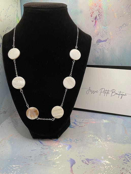 Collier coquillage rond, chaîne en argent de 23 pouces