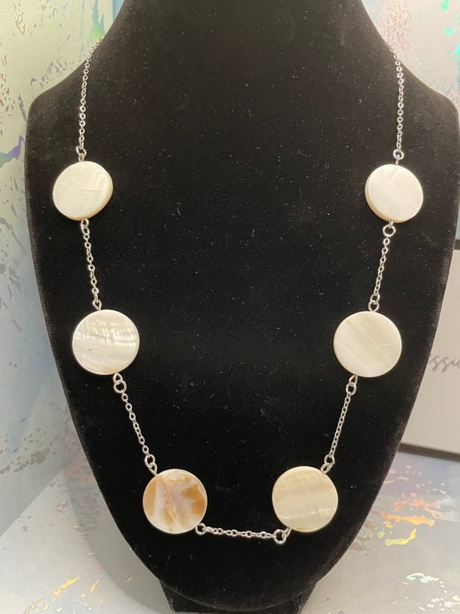 Collier coquillage rond, chaîne en argent de 23 pouces