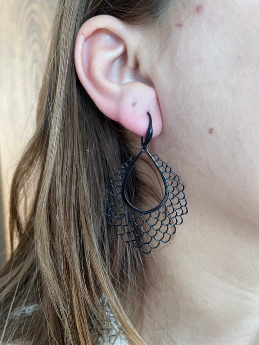 Boucles d'oreilles en larme noire