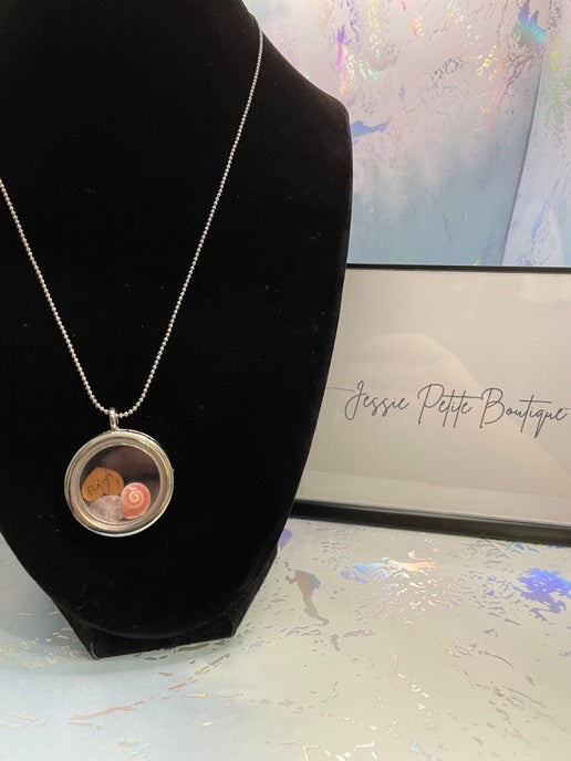 Memory Capsule 23'' Silver Chain