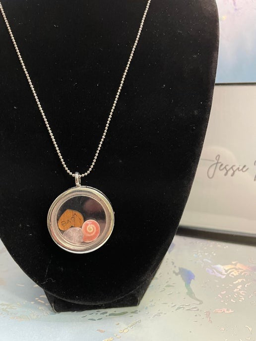 Memory Capsule 23'' Silver Chain