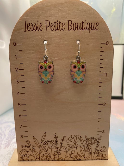 Boucles d'oreilles pendantes en émail motif hibou (4 options de couleurs)
