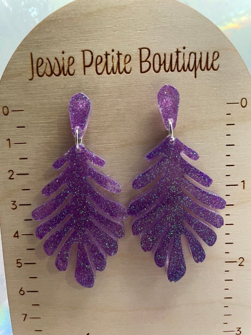 Caroline : Boucles d'oreilles violettes scintillantes – Hypoallergéniques