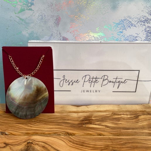 5 cm Round Natural Dark Shell Necklace -27'' Rose Gold Chain