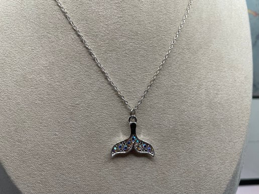 Whale Tail with Rhinestone Necklace – 18’’ Silver Chain (Nickel Free)