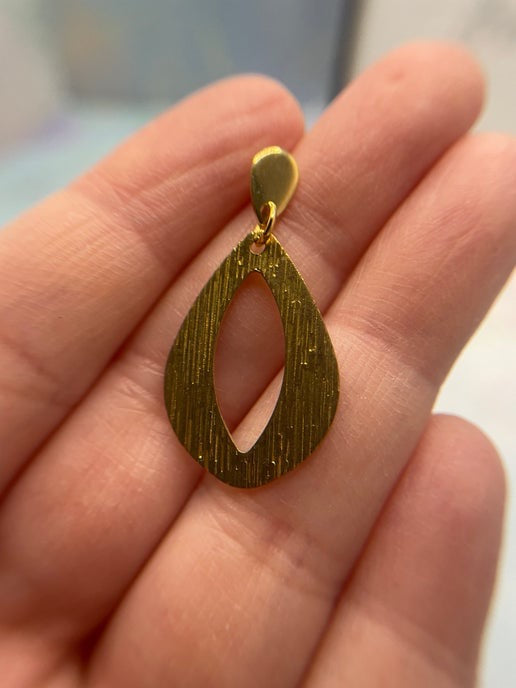 Golden Grace β Stainless Steel Textured Teardrop Earrings