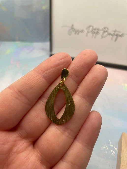 Golden Grace β Stainless Steel Textured Teardrop Earrings
