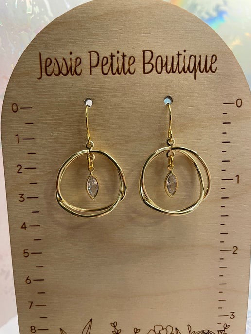 Boucles d'oreilles cercles dorées avec zircone – SANS NICKEL