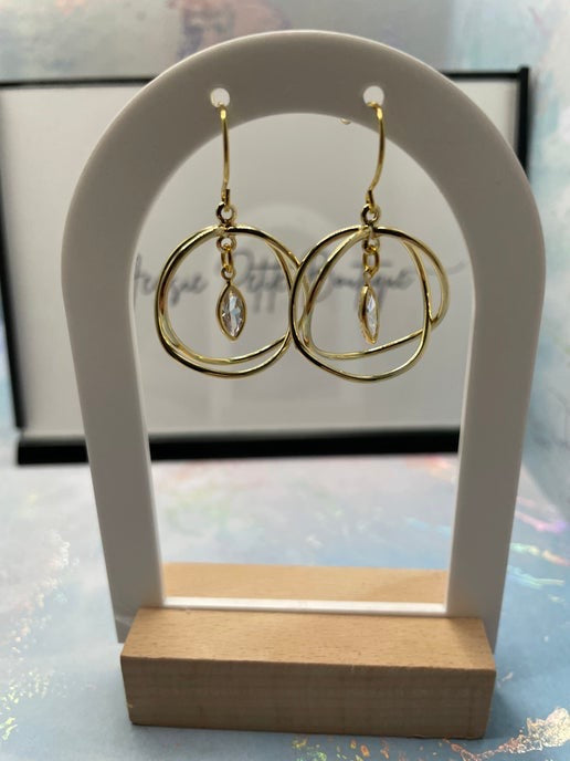 Boucles d'oreilles cercles dorées avec zircone – SANS NICKEL