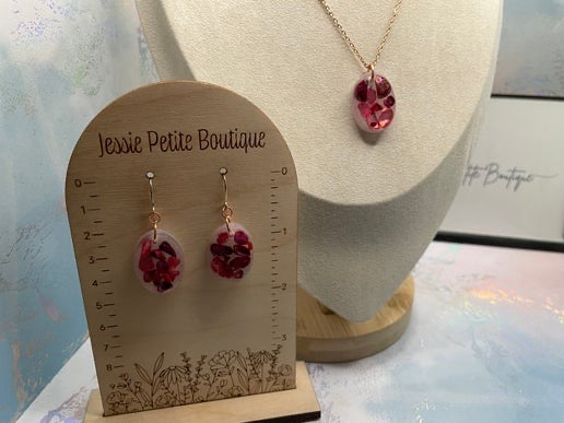 Pink Seashell Oval Necklace & Earrings Set – Gold Tone Stainless Steel