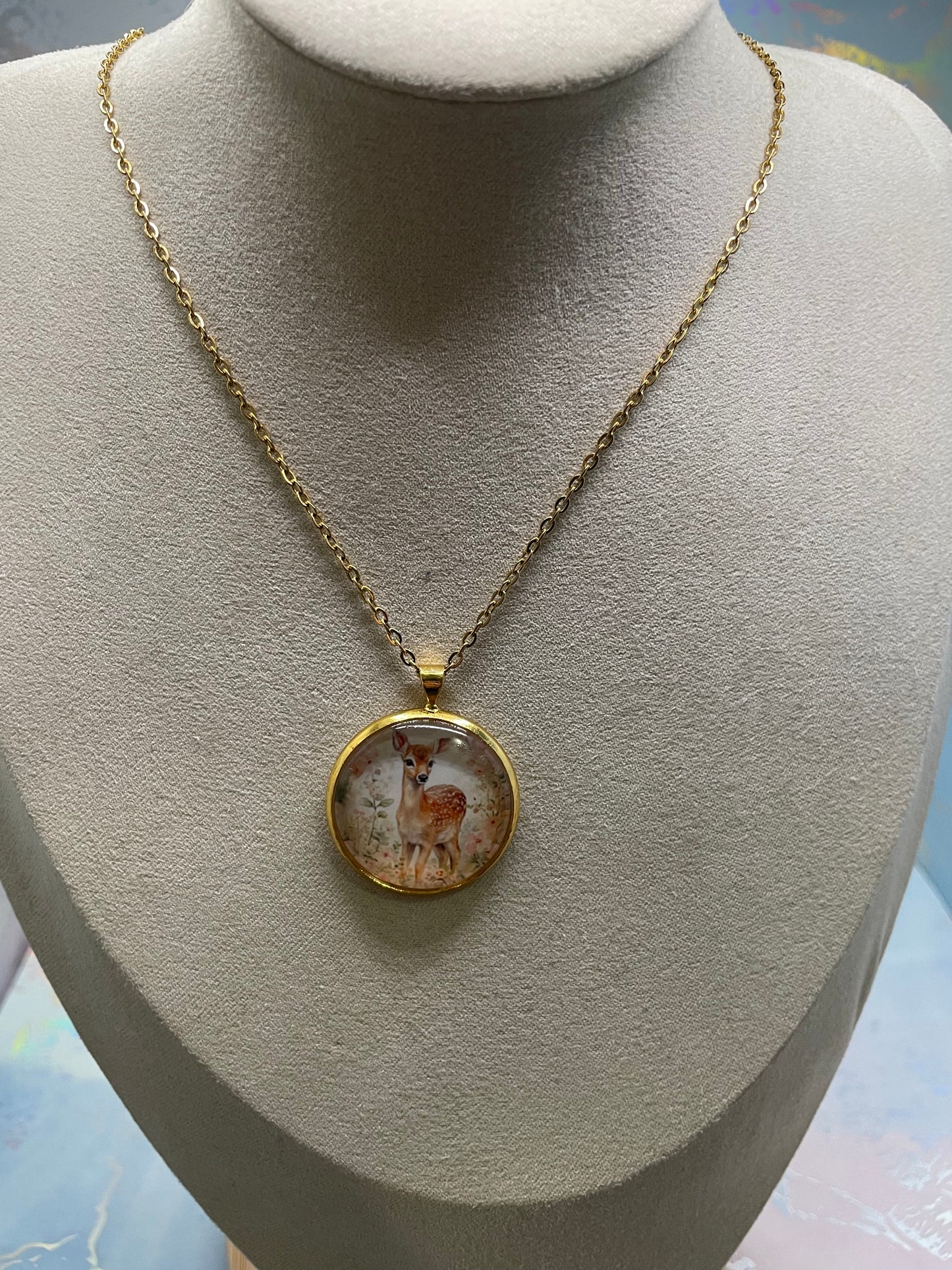 Collier Cabochon Chevreuil (Fini Doré)-Acier Inoxydable+Sans Nickel