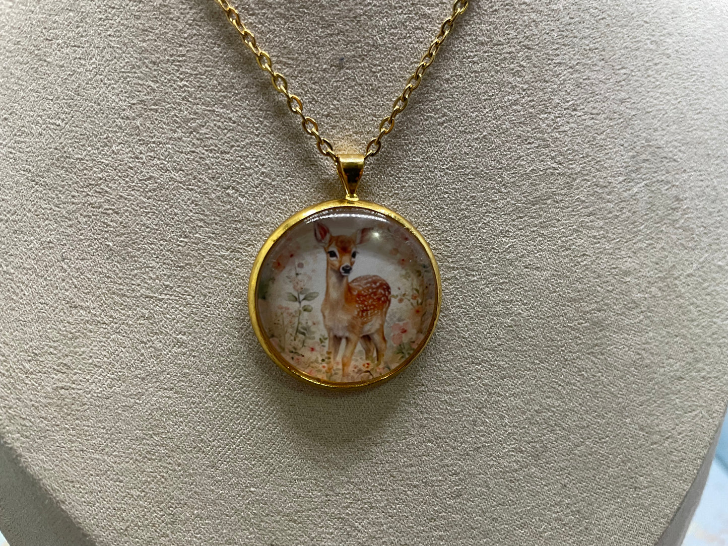 Collier Cabochon Chevreuil (Fini Doré)-Acier Inoxydable+Sans Nickel