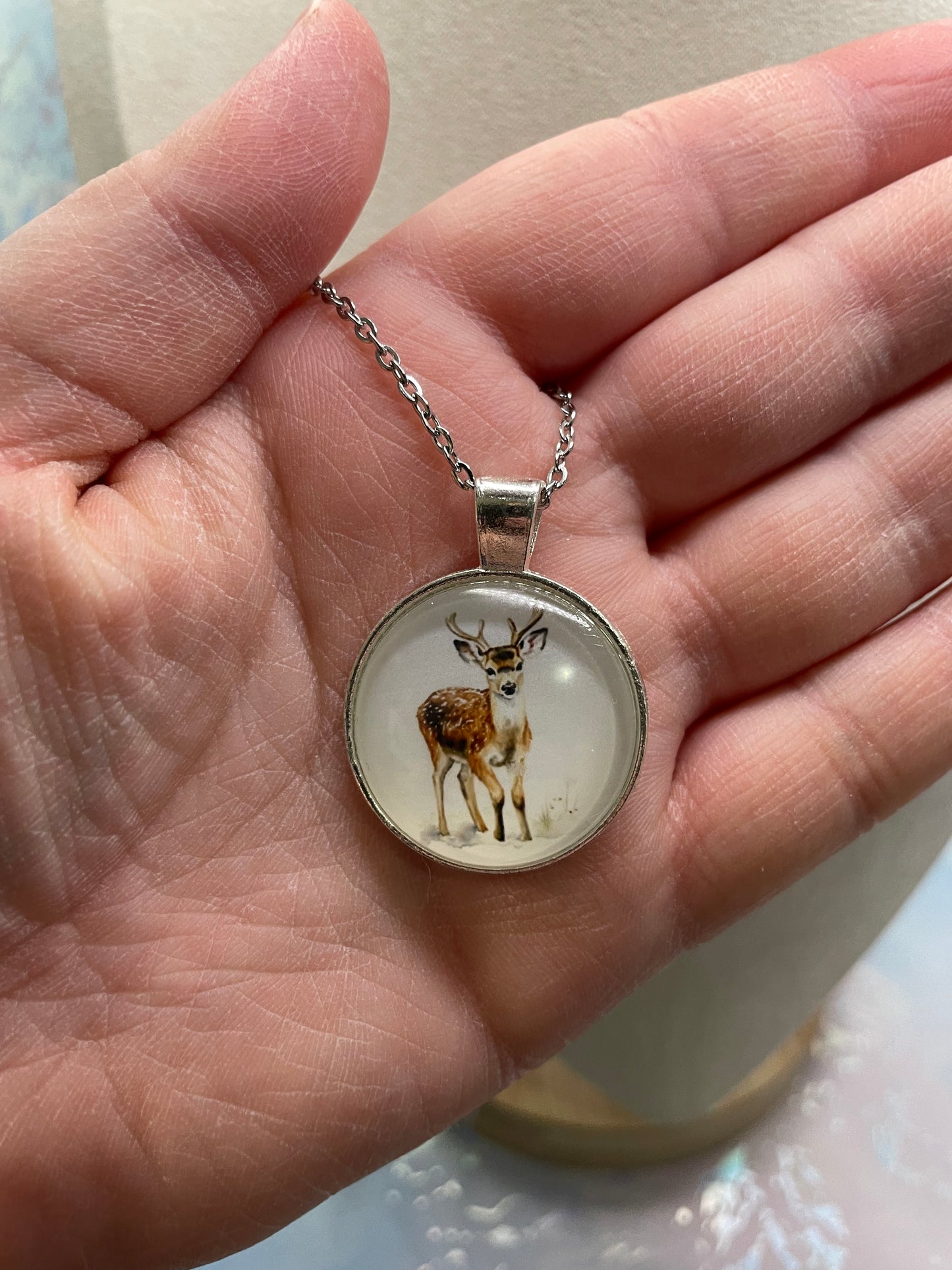 Collier Cabochon Chevreuil (Finition Argent)-Acier Inoxydable+ Sans Nickel