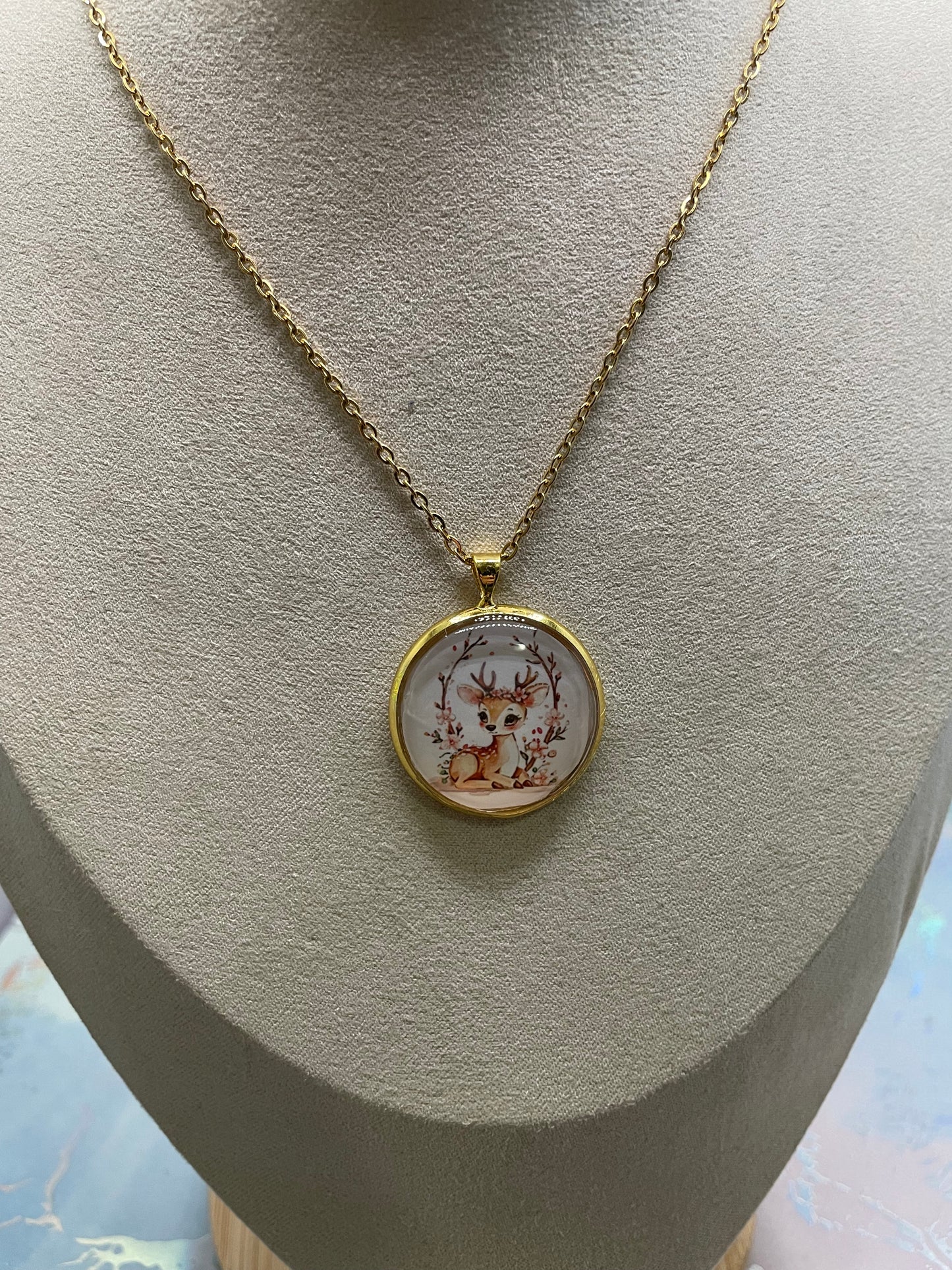 Collier Cabochon Chevreuil (Fini Doré)-Acier Inoxydable+Sans Nickel