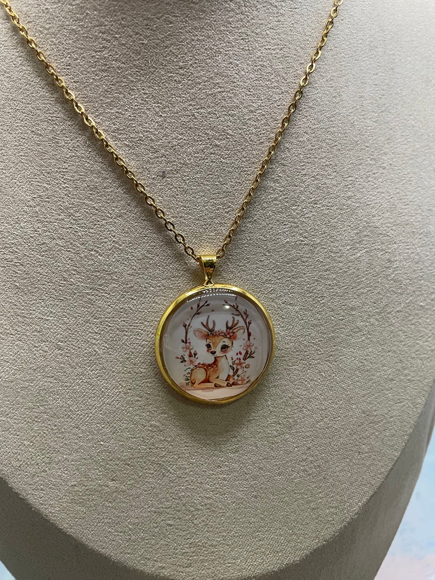 Collier Cabochon Chevreuil (Fini Doré)-Acier Inoxydable+Sans Nickel