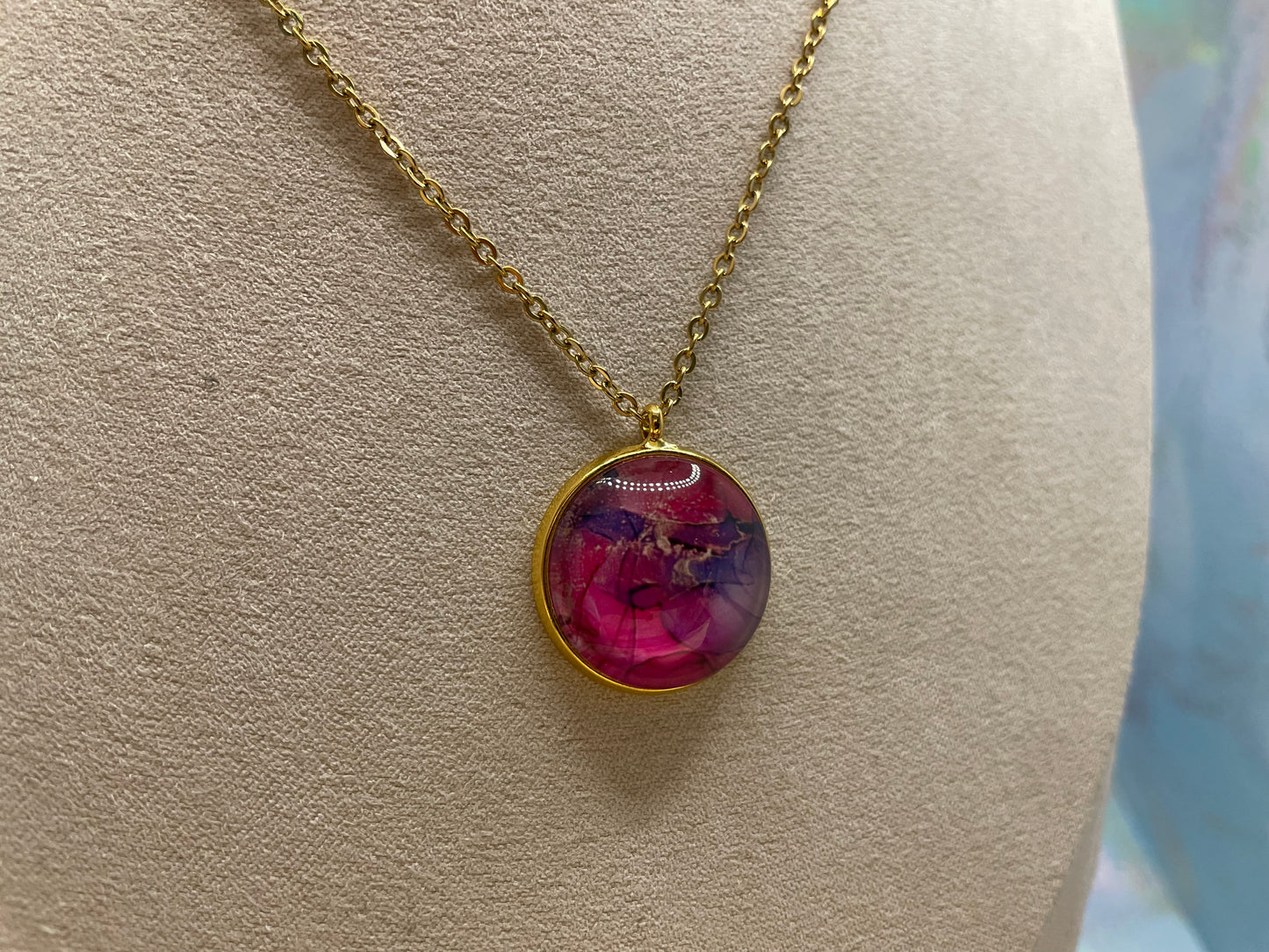 Collier cabochon marbré rose (finition dorée)Acier Inoxydable+Sans Nickel