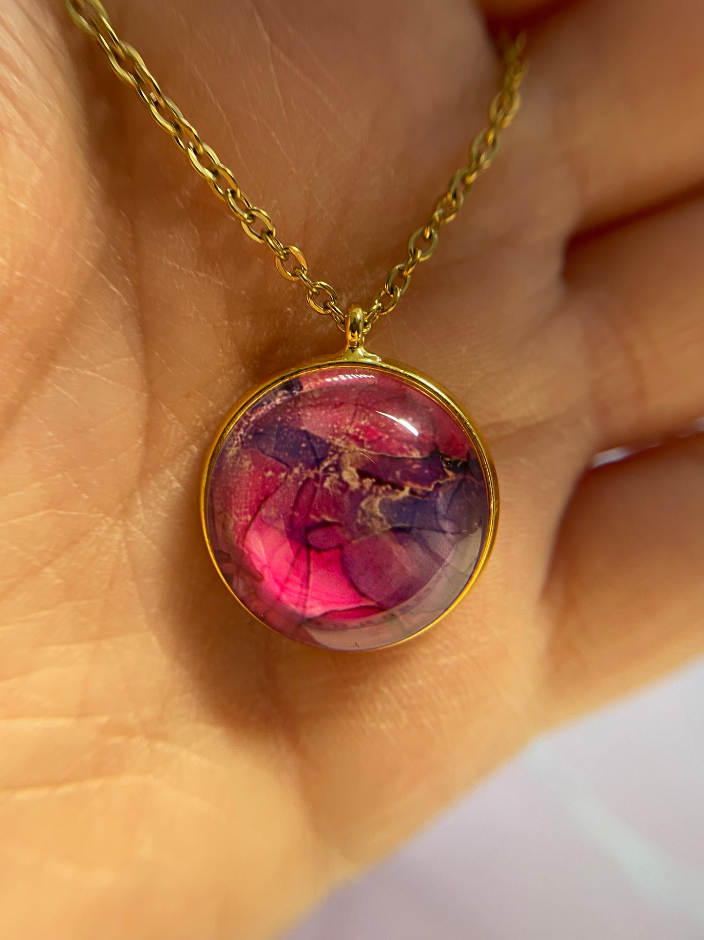 Collier cabochon marbré rose (finition dorée)Acier Inoxydable+Sans Nickel