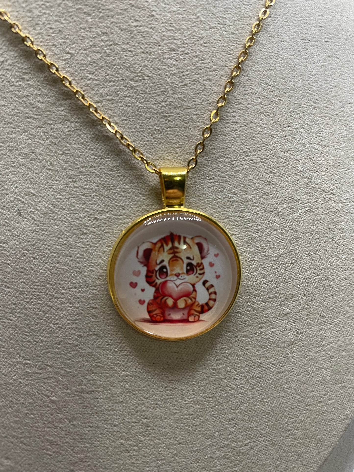 Collier à Cabochon Animal Adorable (Finition Dorée)