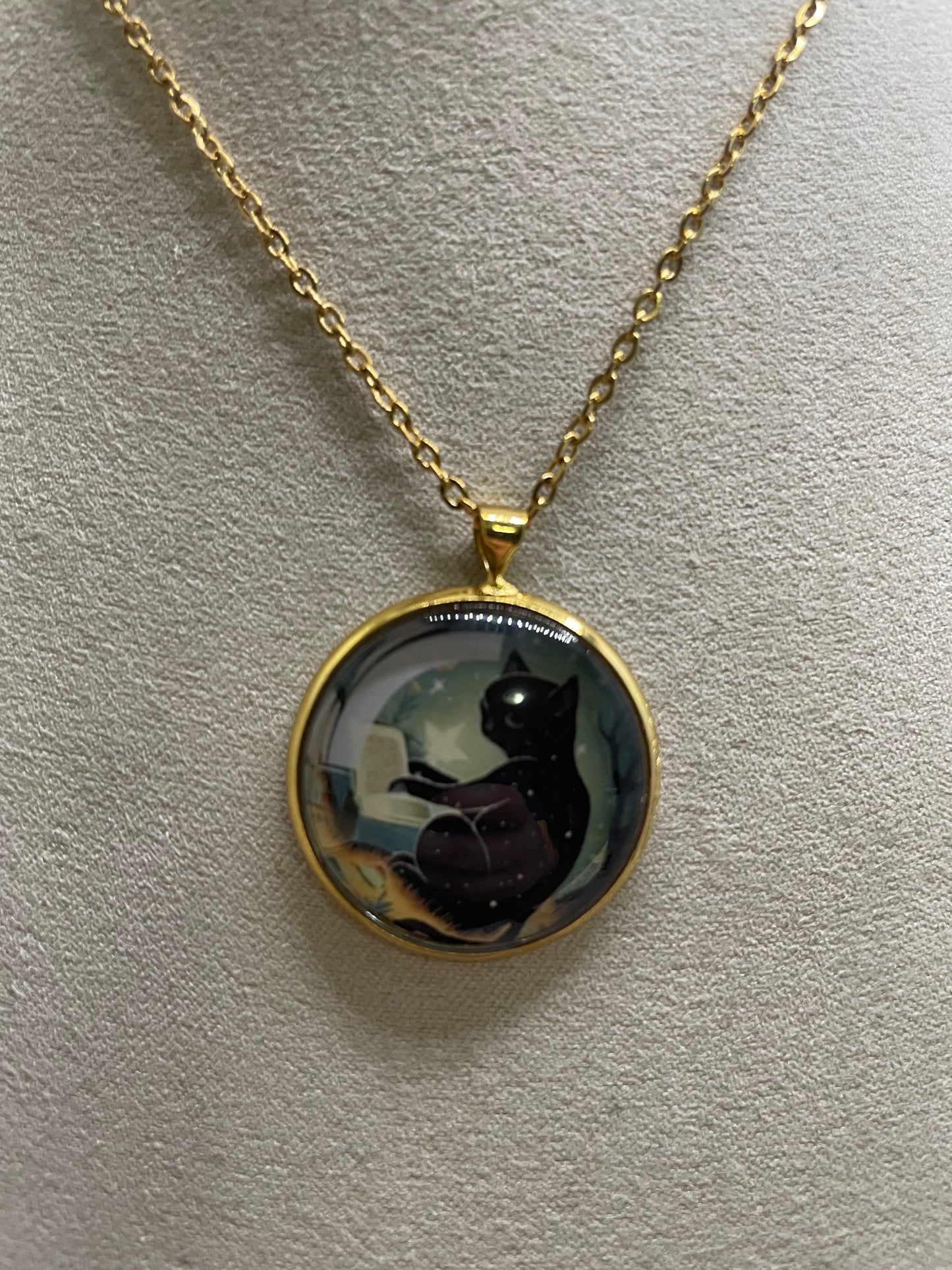 Collier Chat Scène Mystique (Fini Doré) 