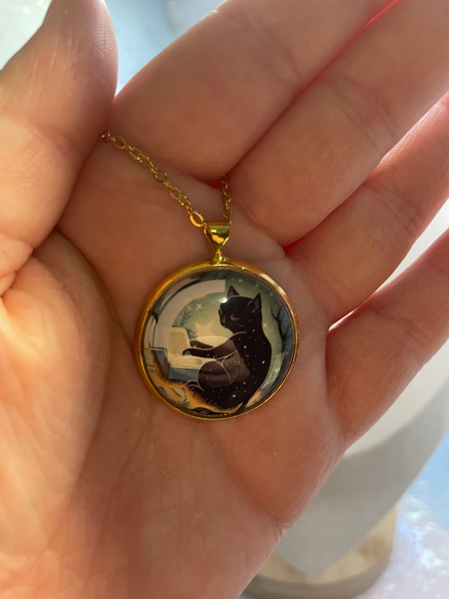 Collier Chat Scène Mystique (Fini Doré) 