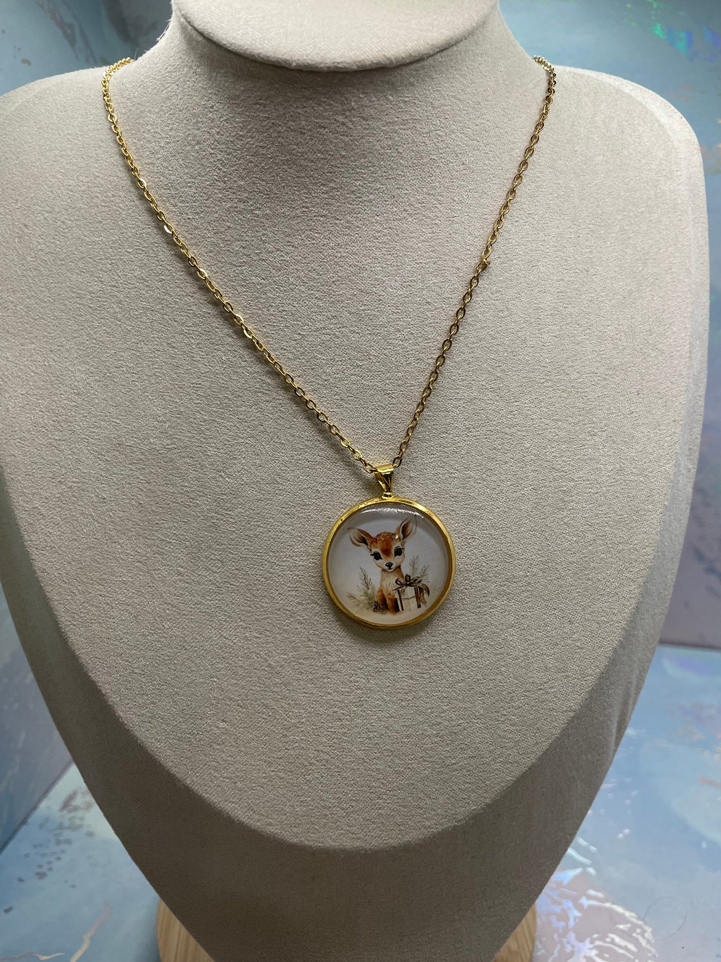 Collier Cabochon Chevreuil (Fini Doré)-Acier Inoxydable+Sans Nickel