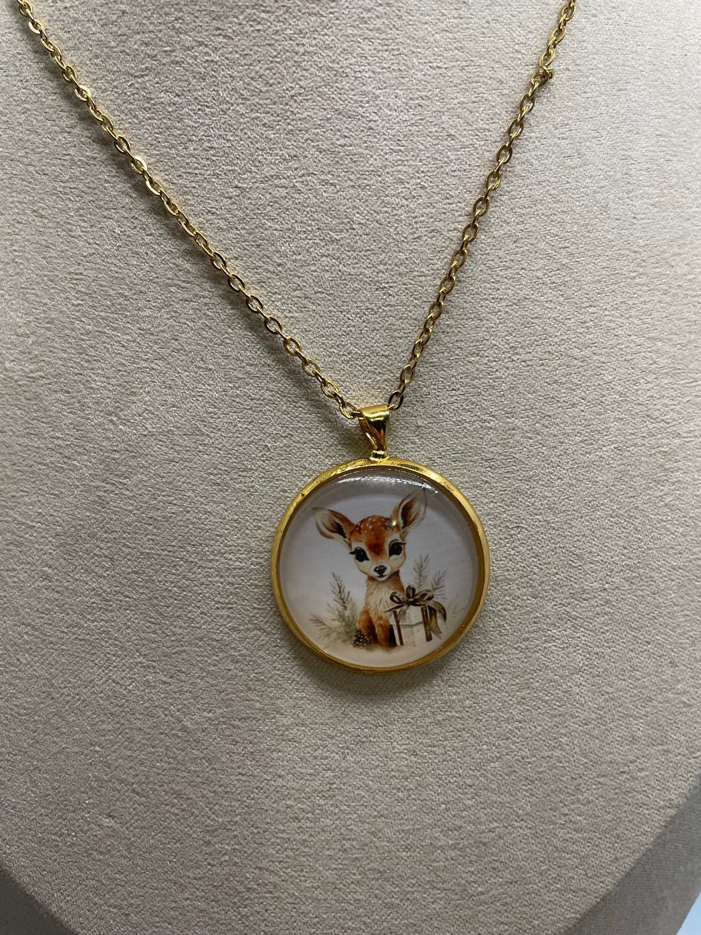 Collier Cabochon Chevreuil (Fini Doré)-Acier Inoxydable+Sans Nickel