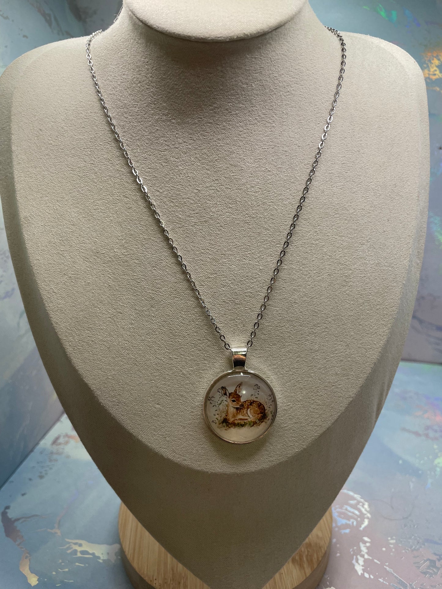 Collier Cabochon Chevreuil (Finition Argent)-Acier Inoxydable+ Sans Nickel