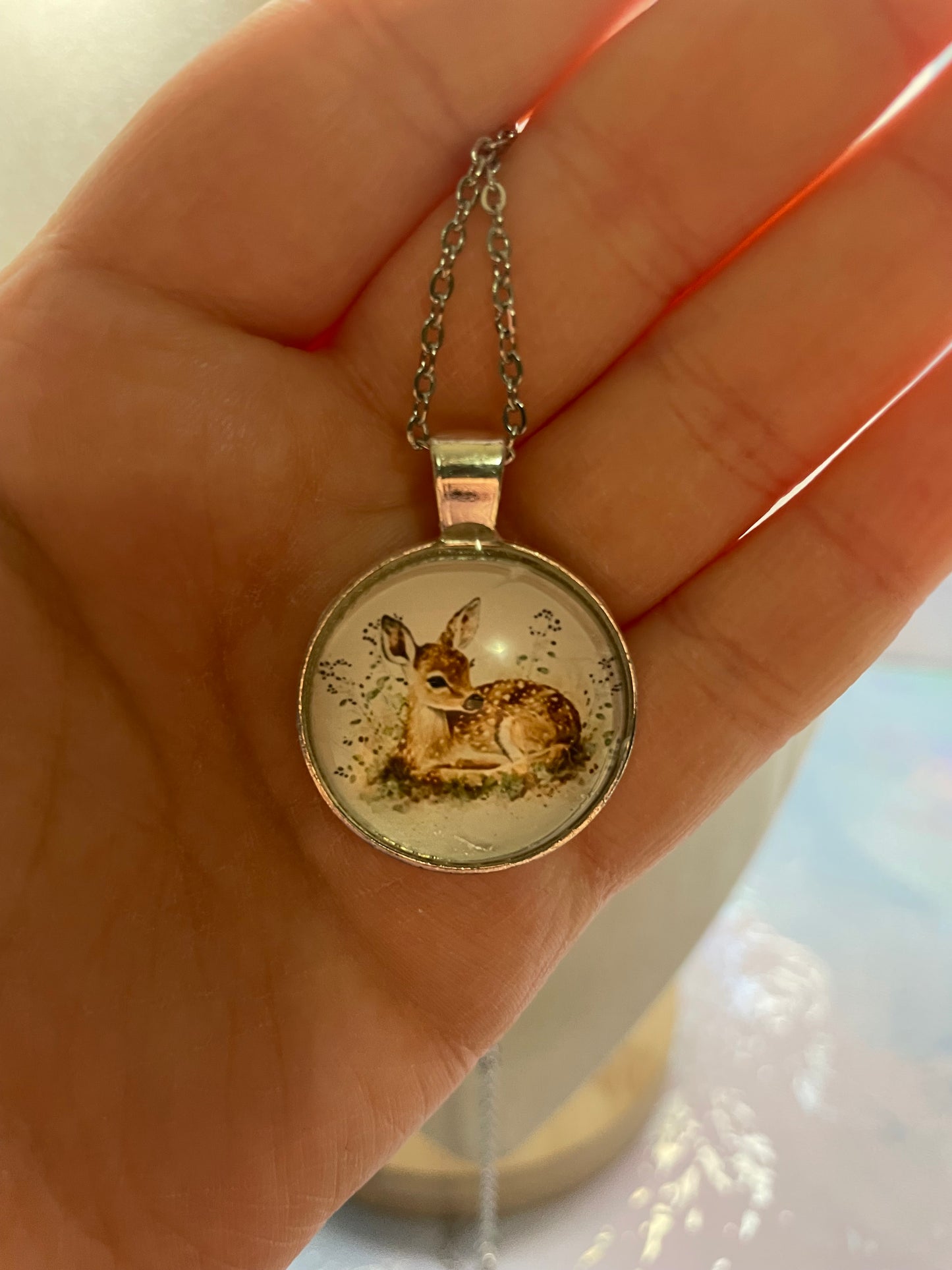 Collier Cabochon Chevreuil (Finition Argent)-Acier Inoxydable+ Sans Nickel