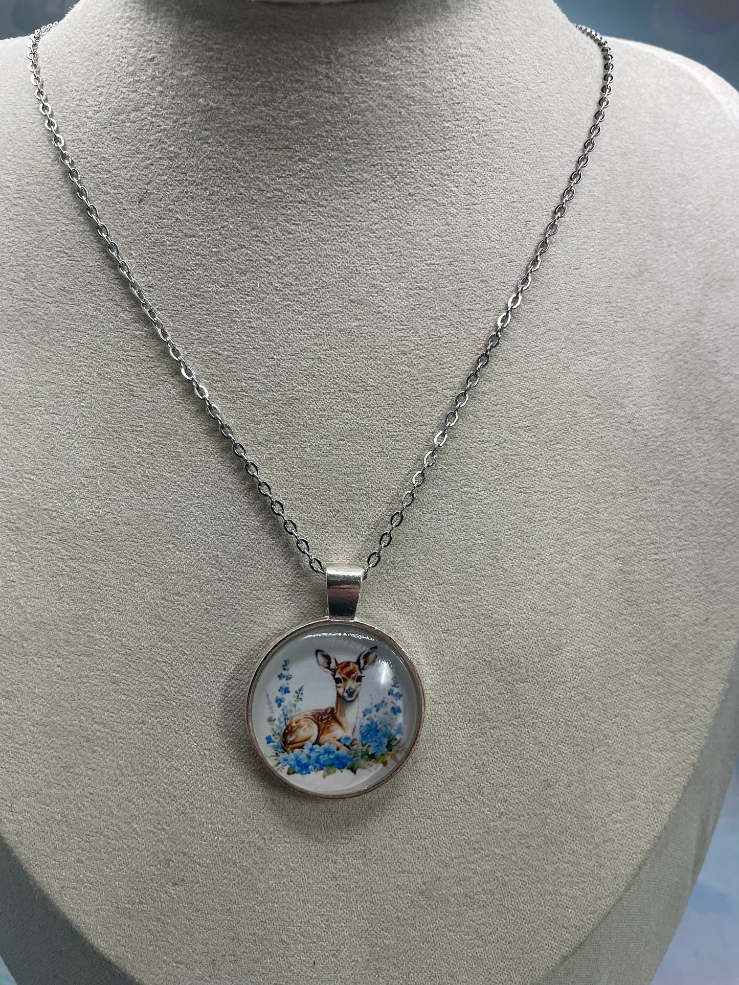 Deer Cabochon Necklace (Silver Finish)