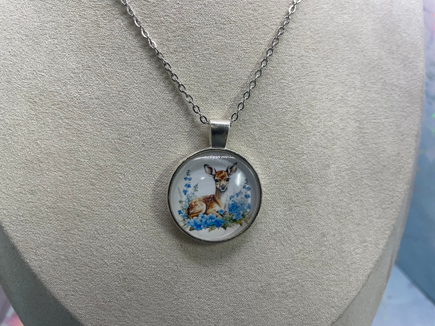 Deer Cabochon Necklace (Silver Finish)