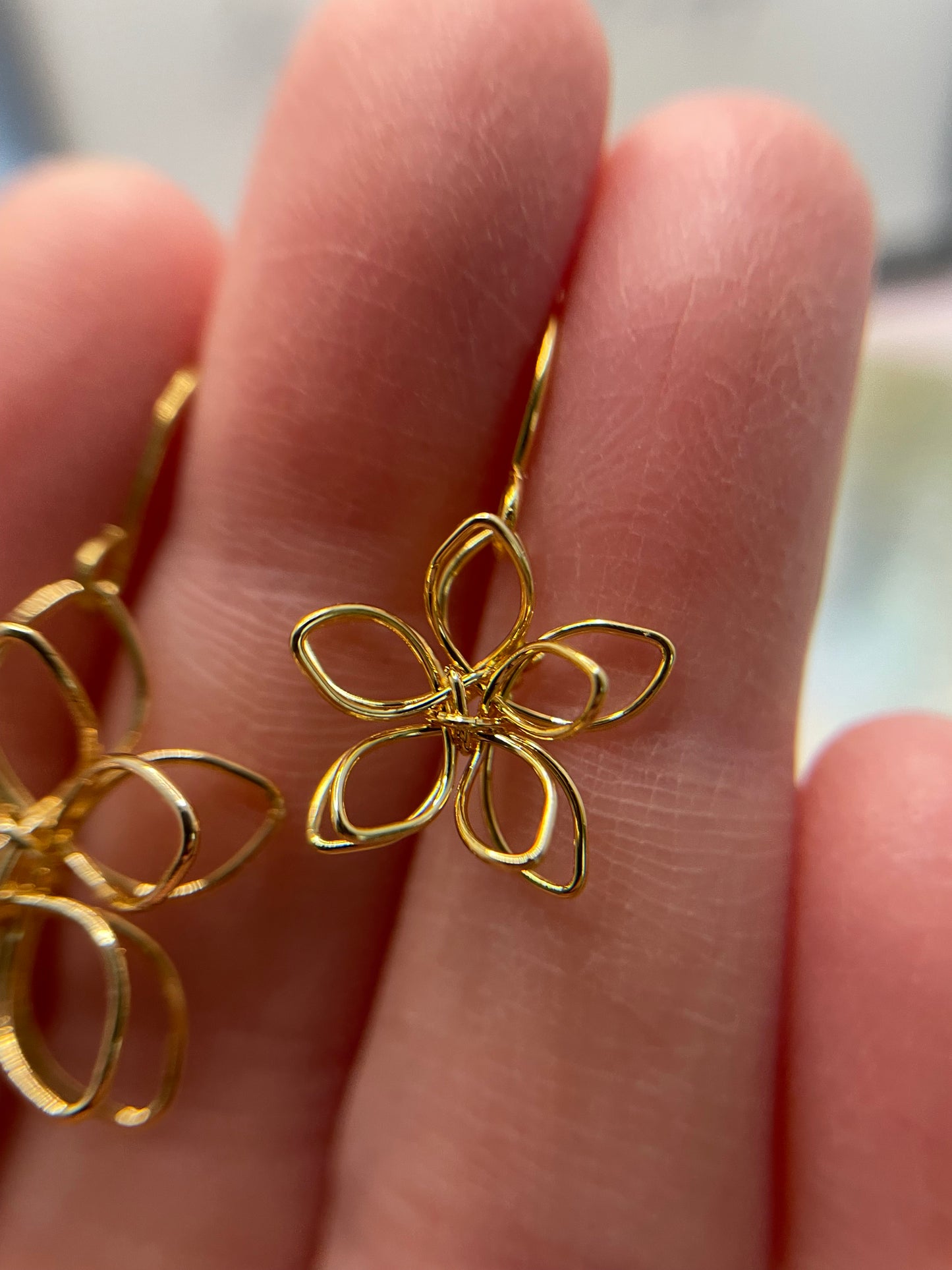 Golden Dangling Flower Earrings – NICKEL FREE