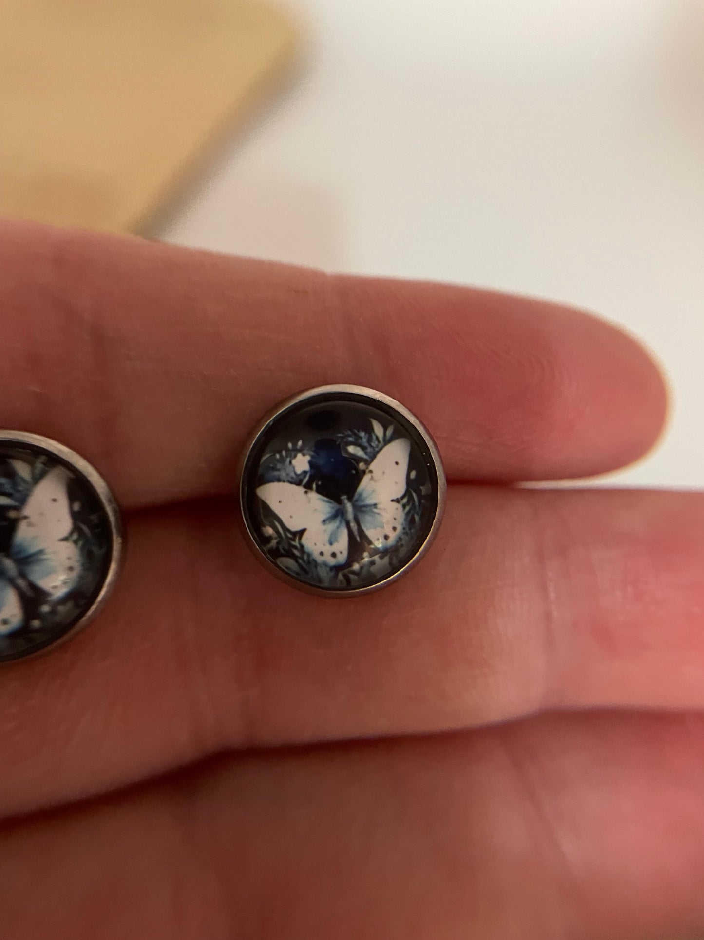 Boutons d’oreilles papillon de nuit – Acier inoxydable +sans nickel